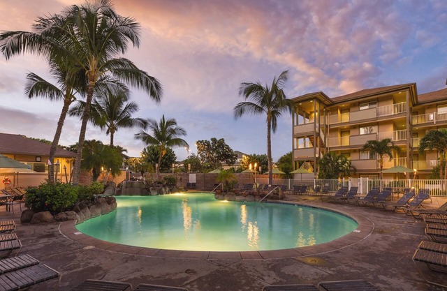 Walking distance to the beach (just across the road).