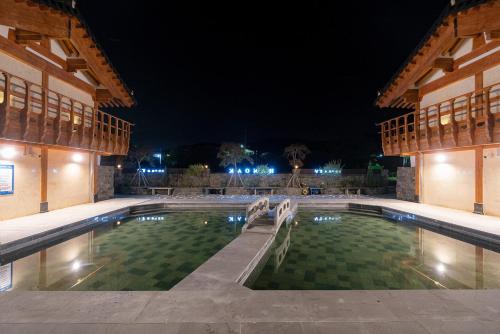 Wanggyeong Hanok Poolvilla