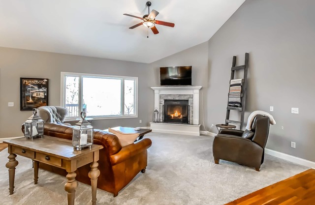 Warm and Luxurious 4 bedroom Executive Estate