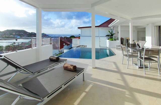 Wastra (1/2 Rooms) Luxury villa