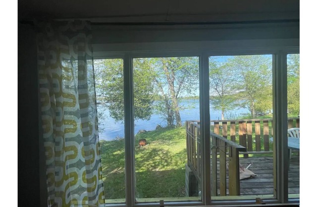 Water front cottage /private beach access