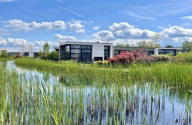 “Water Lily” with air conditioning