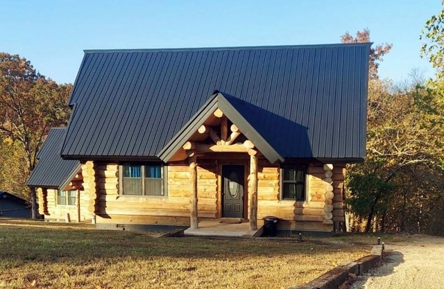 Waterfall View Cabin at White Buffalo Lodge;nFamily-friendly with lake access