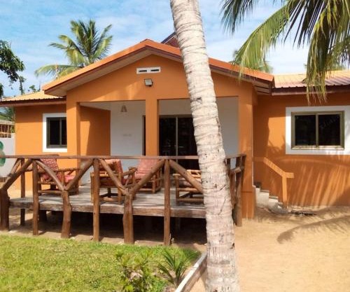 Waterfront 4BR Retreat in Ada Foah