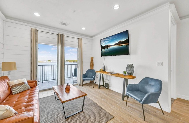 Waterfront Condo near Festival with Pool, Boat Access, Tennis Courts & Fully Equipped Kitchen