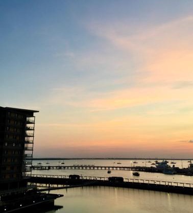 WATERFRONT DARWIN TROPICAL DELIGHT