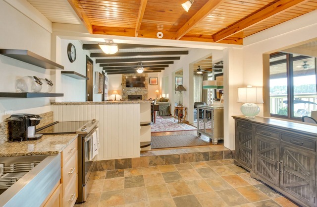 Waterfront Lake Hamilton Home w/Private Dock