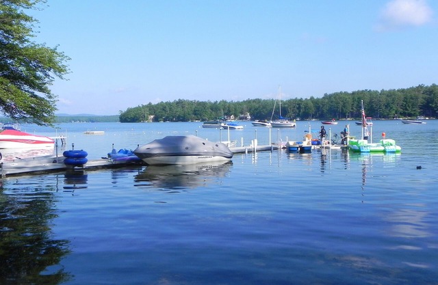 WATERFRONT LAKE WINNIPESAUKEE, LONG ISLAND COTTAGES, COZY 1 BEDROOM COTTAGE