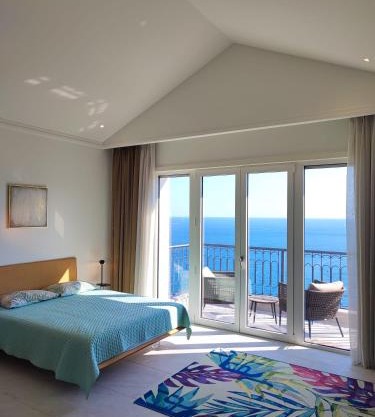Waterfront Studio Apartment - Marina Village