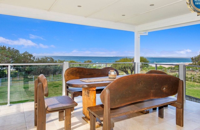 Watermans - Pet Friendly - 1 Min Walk to Beach