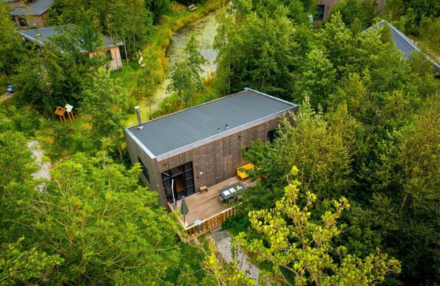 Waterside holiday home. Centrally situated in Friesland