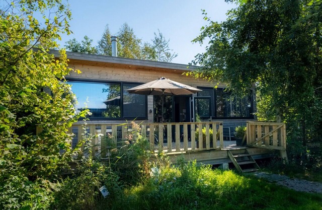 Waterside holiday home. Centrally situated in Friesland