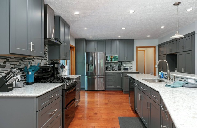 Watkins Glen, Corning, Finger Lakes 3 BR 3 Bath w/Hot Tub