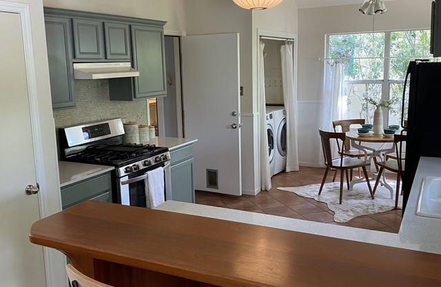 WEEKEND 2 LAST MINUTE ACL SPECIAL - Zilker neighborhood gem easy walk to ACL!