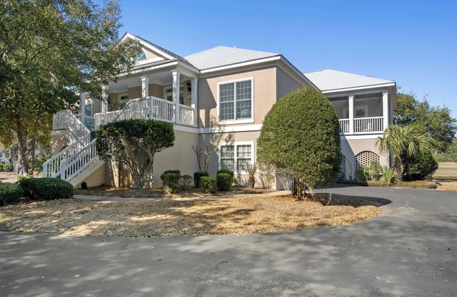 Welcome to DIEU HAVEN villa with a Pool, and the 1st fairway