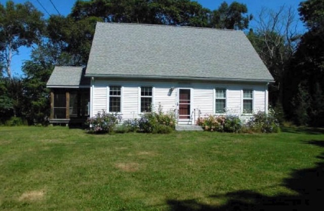 Welcome to Owl House - Your Coastal Retreat in East Boothbay!