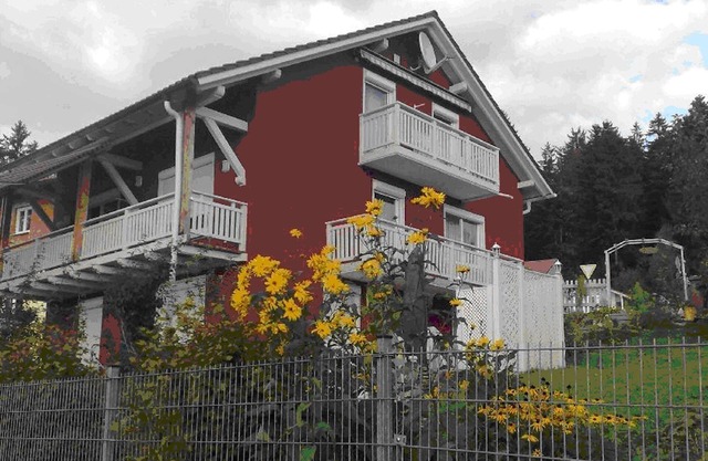 Welcome to the Red House! Great apartment for seniors!