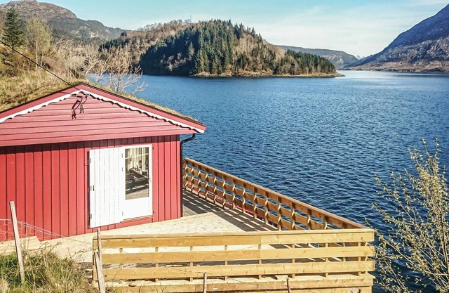 Welcome to this vacation paradise right on the water.