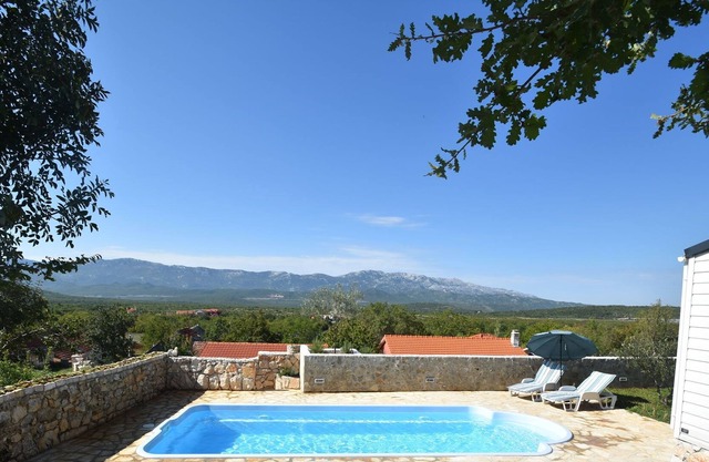 Welcoming Holiday Home in Ugljane with Swimming Pool