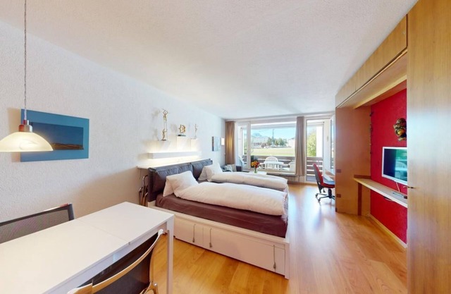 Well-maintained apartment house with holiday apartments in a prime location in S