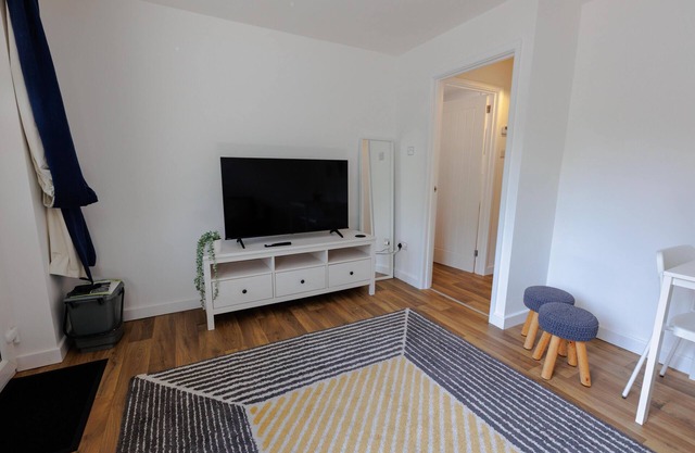 Wellington Apartment with Parking