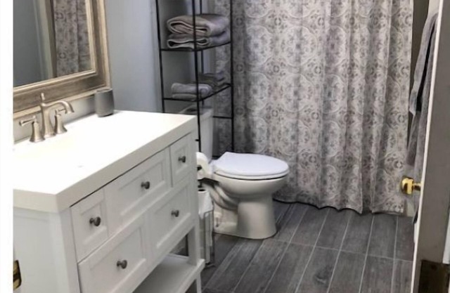 West Coast 3 Bedroom Quiet Home