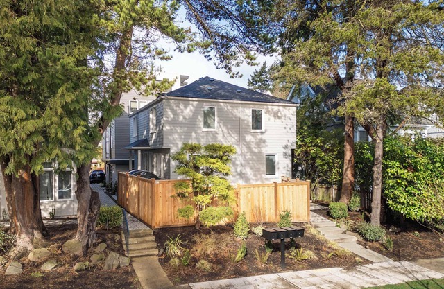 West Seattle Retreat w/3 AC - Near Alki Beach