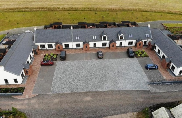 Westertonhill 3 Double Bed Lodge Sleeps 8 With Hot Tub Hire Available