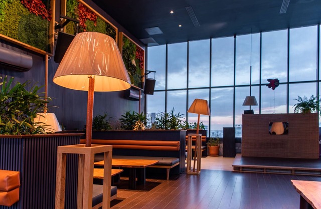Weston Suites & Hotel