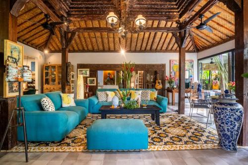 Where Art and Relaxation Meet in Tropical Paradise