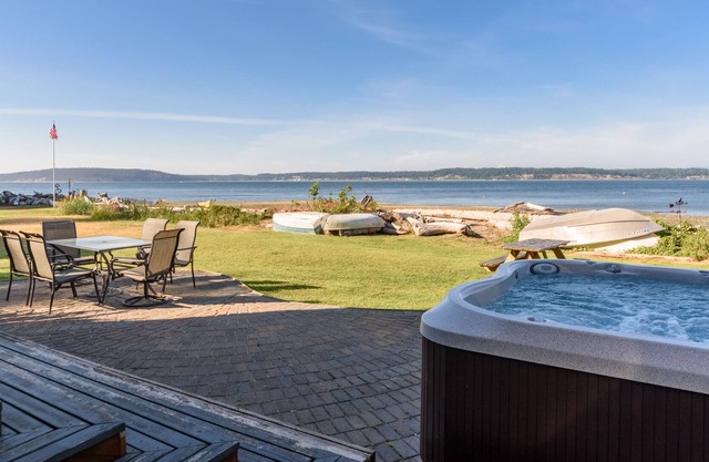 Whidbey Waterfront, Hot Tub, Wifi, Game Rm, Kayak/Boats, 3 Fireplaces