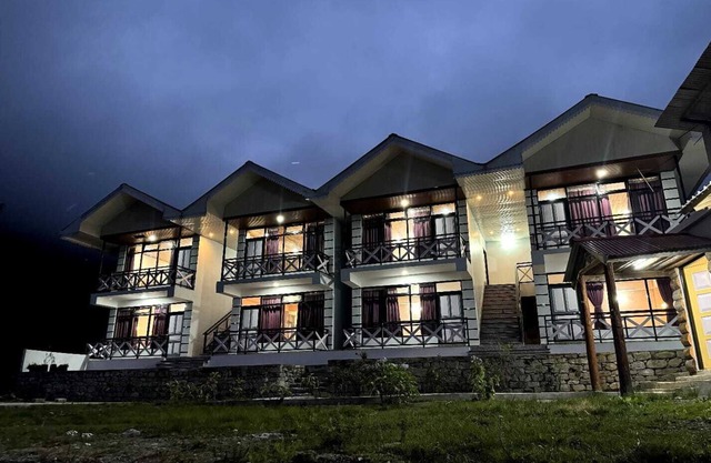 Whispering Pines Lachung