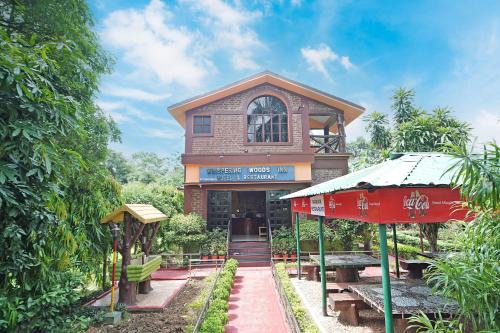 Whispering Woods Inn - Stay & Enjoy in Nature !