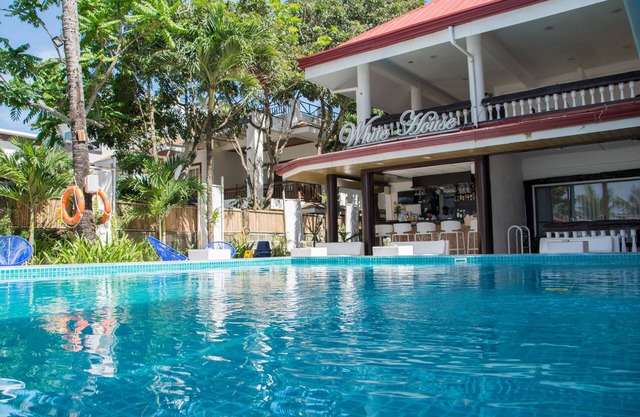White House Beach Resort
