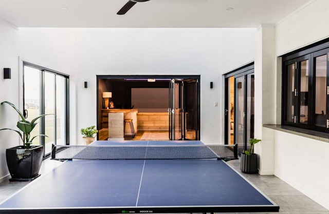 White Hut On Golflinks