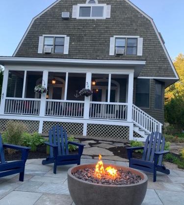 White Sails Inn