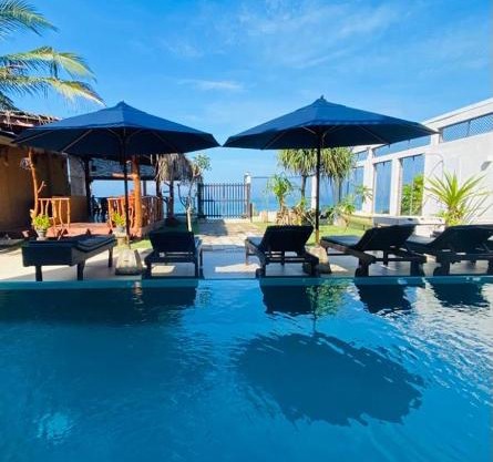 White Sand Villa - Beach front