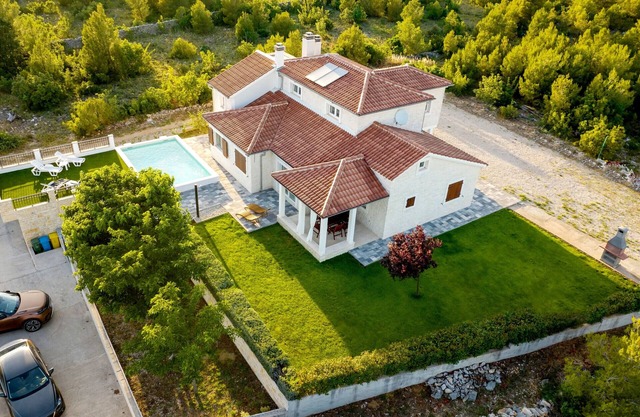 Whitestone Villa Dubrava - three bedroom house with a swimming pool
