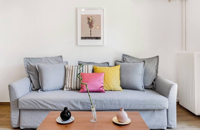 Wide Comfy Studio Apt Centrally Located in Thissio