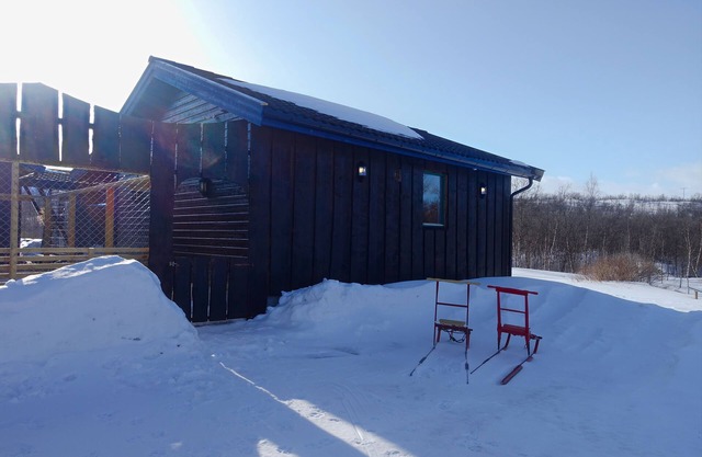 Wild Caribou Wilderness Cabin