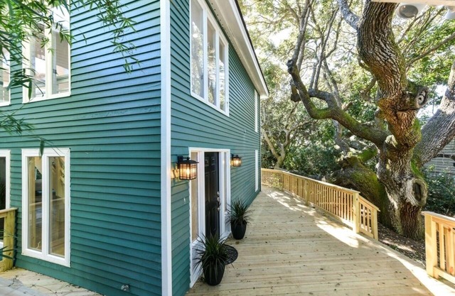 Wild Dunes House/Sleeps 12/HOT TUB INCLUDED! WHISPERING OAKS