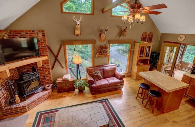 Wildwood Chalet -Raystown Lake Vacation Rentals, Aunt Susie's