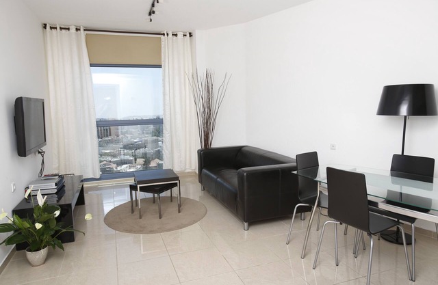Windows of Jerusalem - Stunning Apt in City Center