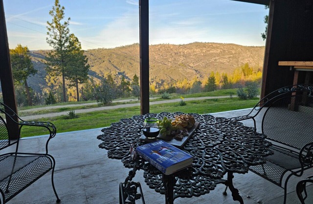 Wine Country Retreat - Monarch Trails