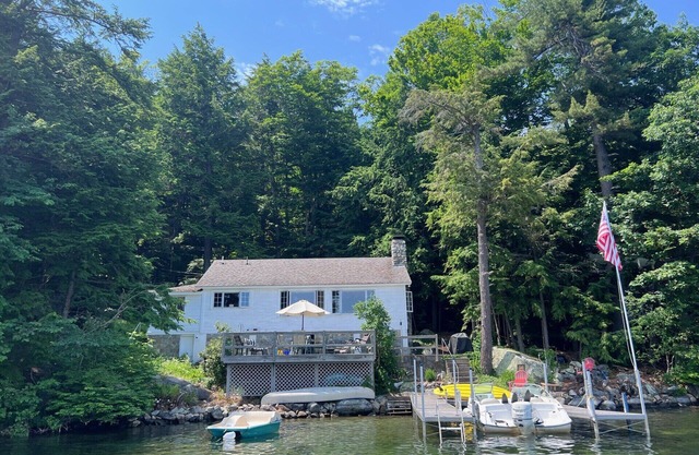 Winnipesaukee Heirloom Cottage