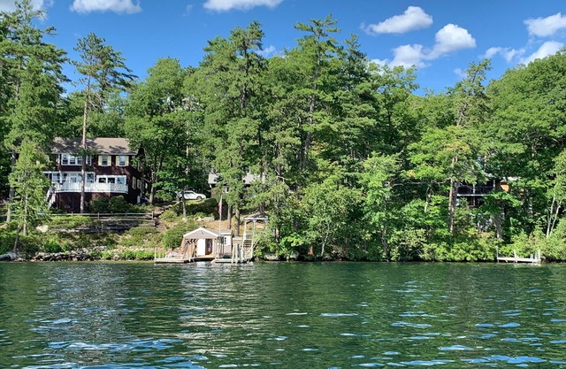 Winter Harbor Lakefront Home Accommodates 15 - Linens Provided!