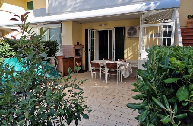 Wintering?home office possible, barbecue air conditioning, 3xTV, 4 bicycles near the beach