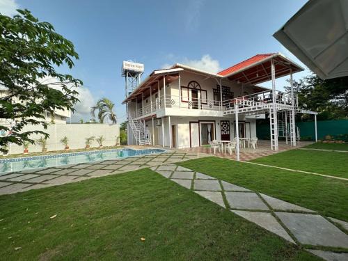 Wistaria Luxury Resort With Pool