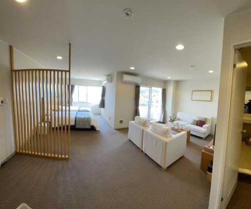 Wisterian Life Club Toba