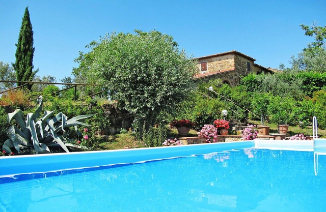 Wonderful private villa with private pool, WIFI, TV, patio, pets allowed, panoramic view and par.